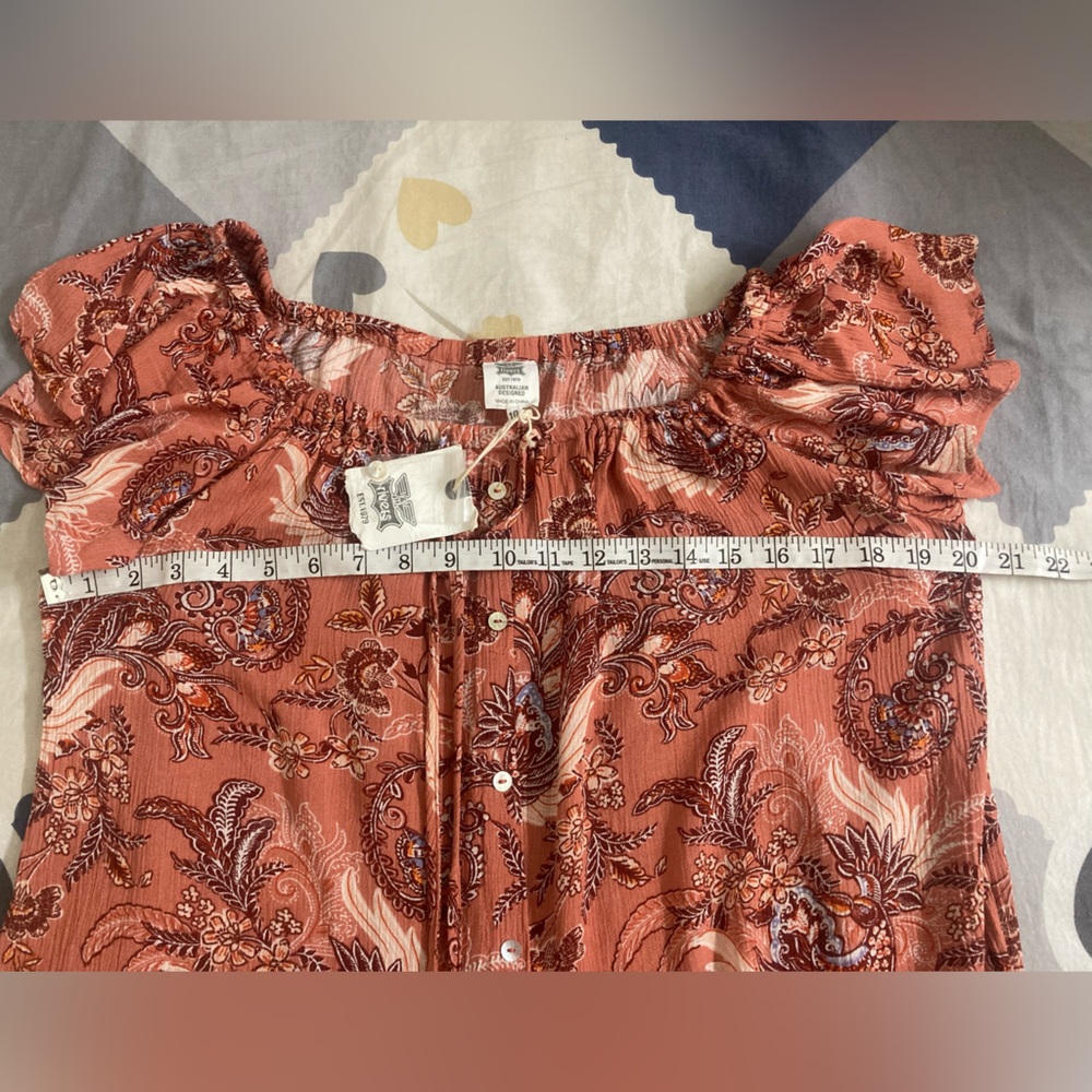 Off shoulder type paisley blouse NWT - Picture 4 of 4